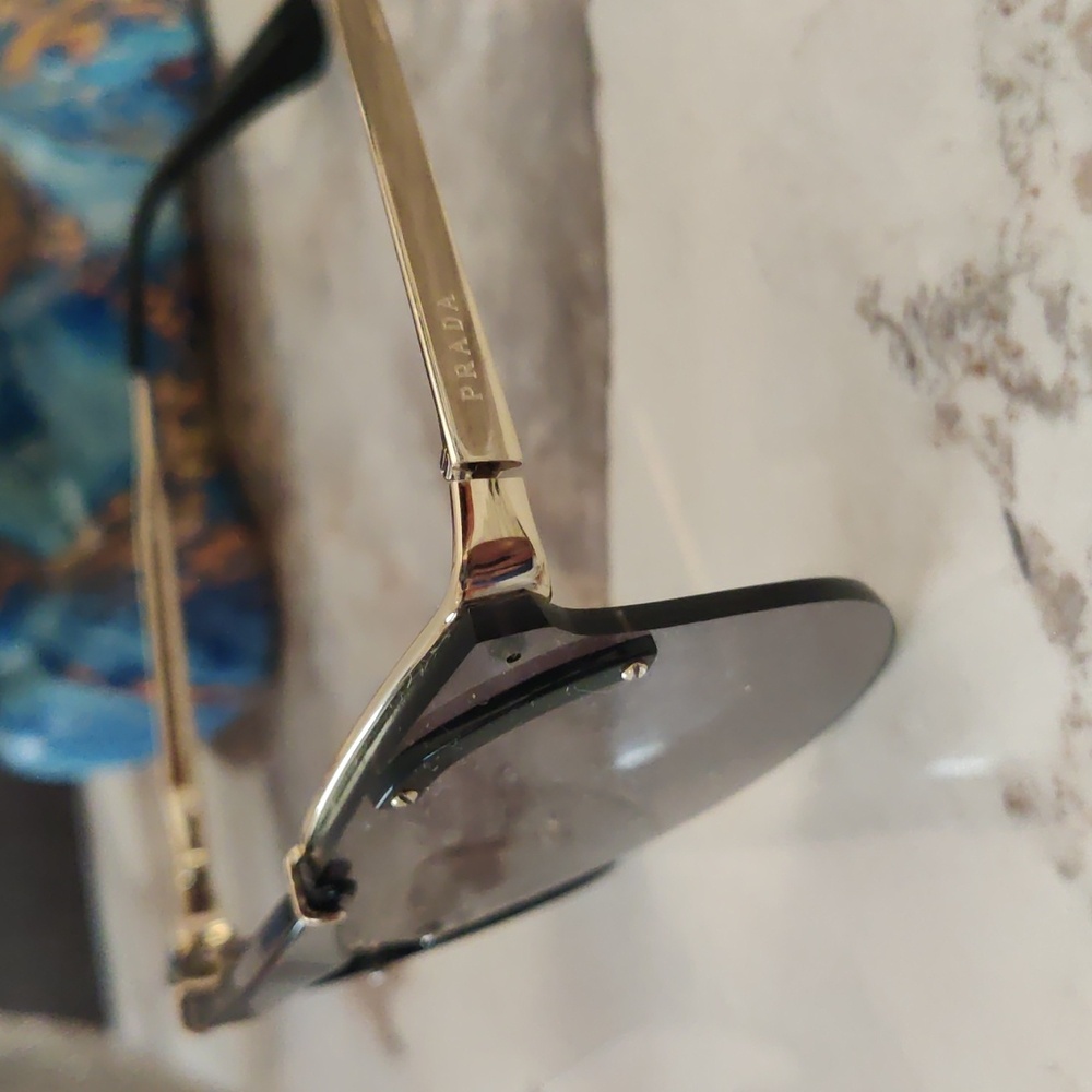 Prada very cute Women's sunglasses - Picture 6 of 9